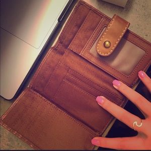 Reposh! Fossil bi-fold Wallet! 😍